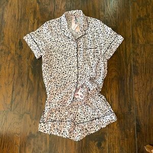NWT Victoria Secret TWO Piece Jammy Set
